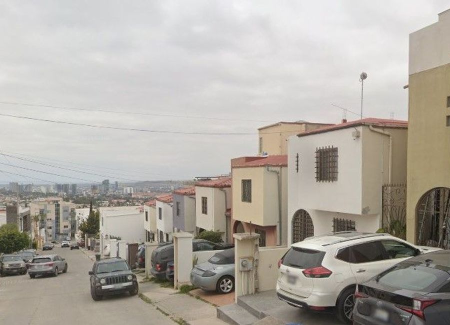 ¡APROVECHA ESTA INCREÍBLE OPORTUNIDAD DE HACER CRECER TU PATRIMONIO! Casa en REMATE HIPOTECARIO