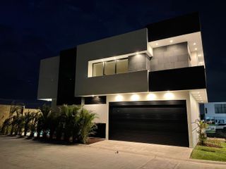 Casa en venta en Veracruz con alberca, Fracc. Punta Tiburón, Riviera Veracruzana.