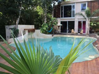 Casa en Cancun con terreno grande en Selva en venta!
