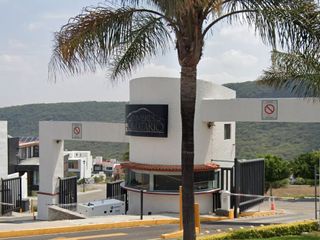Hermosa y amplia casa de remate bancario en Cumbres del Cimatarió, Querétaro, Querétaro!