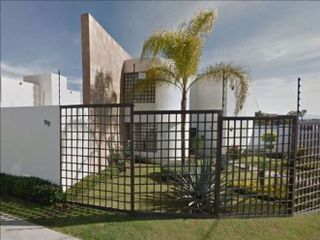 EXCELENTE CASA DE REMATE BANCARIO EN MANZANARES, JURIQUILLA