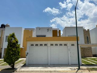 Casa 2 pisos 3 recamaras, estacionamiento techado, salida rapida a CDMX - En Ocoyoacac