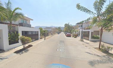 ¡¡Atención Inversionistas!! Venta de Casa en Remate Bancario, Col. Fluvial, Puerto Vallarta.