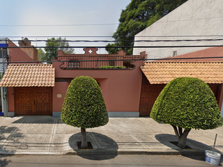 Hermosa Casa con Jardín en Col. Del Carmen, Coyoacán. ¡Remate Bancario!