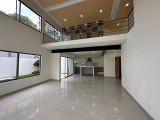 VENTA DE CASA NUEVA LOMAS DE CUERNAVACA