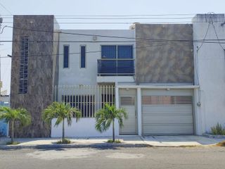 Casa Grande en Venta en Veracruz con Terraza y 3 recamaras a 7 minutos  del tecnologico en la col,Reserva Tarimoya