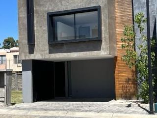 RENTO CASA EN SAN PEDRO CHOLULA $17,900 FRACC MONTEOLIVO CON 3 RECAMARAS Y AMPLIO JARDI