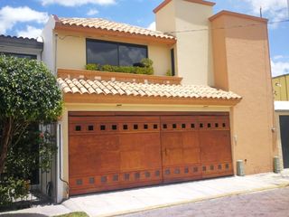 Casa en venta en fraccionamieno arcos del sur en zavaleta