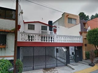 Se Vende Casa con balcón en Atizapán Zaragoza, Estado de México, México.