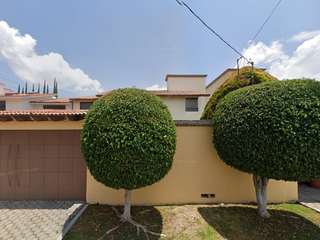 Casa en Villas del Mesón, Querétaro. Increíble oportunidad de inversión. Remate Bancario.