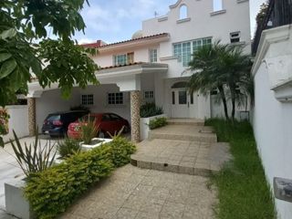 HERMOSA RESIDENCIA EN BUGAMBILIAS 2DA SECCIÓN