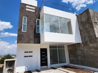 Casa Nueva en Venta, 3 Pisos Fracc. Camino Real, Mineral de La Reforma, Hidalgo.