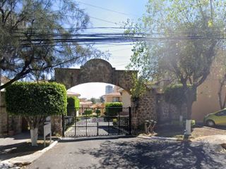Hermosa y amplia casa en remate en el Fraccionamiento Providencia, Guadalajara, Jalisco!
