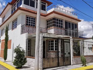 Casa en Venta en Esquina de 3 Pisos en Privada Villa San Marcos, Pachuca Hidalgo