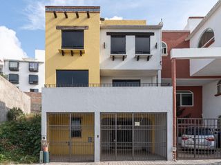 Casa en Venta, Colonia Milenio III. Querétaro.