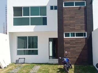 Casa en venta en Oaxtepec, Fracc. Privado con vigilancia