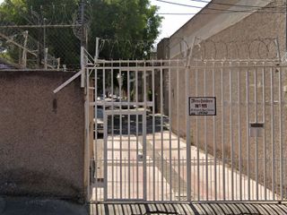 Venta de Remate en Hermosa y Amplia Casa excelente zona Col. Parque de la Herradura, Naucalpan de Juárez.