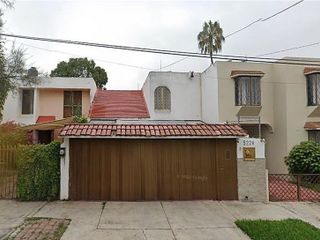 PRECIOSA CASA EN VENTA EN FRANZ SCHUBERT 5228, LA ESTANCIA, ZAPOPAN, JALISCO.