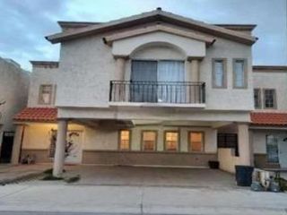 EXCELENTE CASA EN VENTA SENDA LA NOGALERA, TRES TORRES CHIHUAHUA