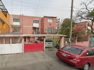 Casa en venta en la Colonia El Rosario, Azcapotzalco, Ciudad de México.