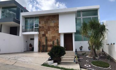 CASA EN VENTA EN PORTA FONTANA