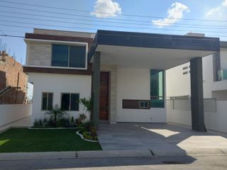 CASA EN VENTA EN LOMAS DE COCOYOC