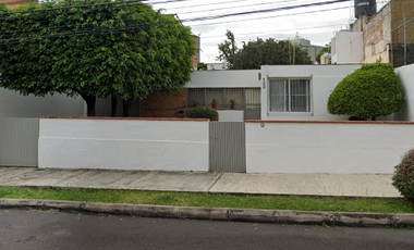 TERRENO IDEAL PARA DOS CASAS, O CASA CON GRAN JARDIN