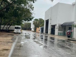 Terreno en Venta en Cancún 330 m² Frente a Avenida Principal con Servicios Básicos