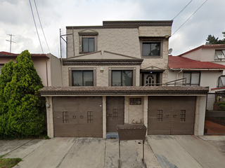 Casa en Cumbres de San Mateo, Naucalpan. ¡Remate Bancario!