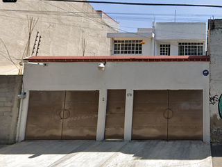 Bonita Casa En Una Exelente Ubicacion  Calle Vicente Guerrero # 178 Col.Guadalupe Del Moral CDMX GSN