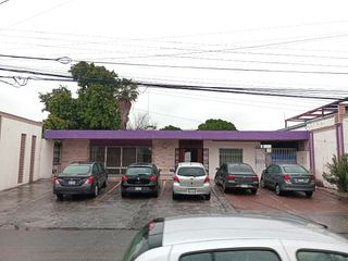 Casa en venta en San Nicolás de los Garza, SOBRE AVENIDA, Col. Centro. Cerca de avenidas de alto flujo vehicular como Universidad y Arturo B. de la Garza.