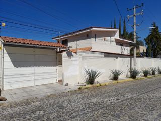 Casa en venta Santa Ana Tepetitlan junto a bugambilias Zapopan