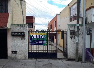 2 Casas con Terreno, Colonia Céspedes, Frente Al Hospital General, en Pachuca, Hgo.