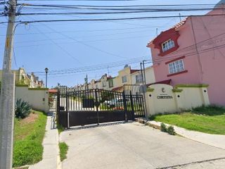 CASA EN PRIVADA CARANDIA COLONIA URBI VILLA DEL REY, HUEHUETOCA. ¡NO CRÉDITOS!