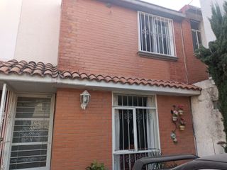 CASA EN VENTA CON 3 HABITACIONES CERCA DEL IPETH