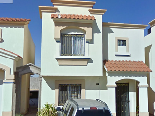 Casa en Venta de Remates Bancarios, ¡Gran Oportunidad de Inversión, Compra a Costo Bajo y Revéndelo Más Alto o Para Vivir! ¡Zona de Gran Plusvalía! ¡Cerca De La Playa! Ubicado en Cda. Saint Denis, 85456, Guaymas, Son.