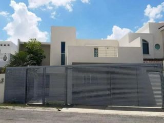 Hermosa casa en venta en Cumbres de Altabrisa, Mérida Yucatan.