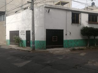 Casa Adjudicada de Entrega Inmediata a la Venta en Av Jalisco y  Michoacán Col Paraje Zacatepec, Iztapalapa