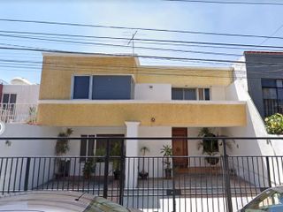 EXCELENTE CASA EN REMATE BANCARIO EN LA COLONIA SAN JAVIEER, QUERETARO