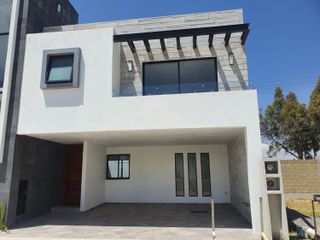 casa en venta de 3 recamaras en Recta a Cholula, residencial privado