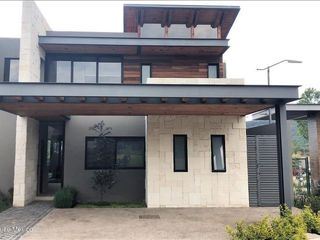 Casa en venta 3 recàmaras en Altozano jardìn terraza vigilancia LP-22-4699