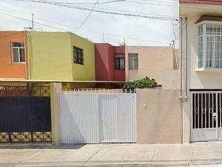 Casa en venta con gran plusvalía de remate dentro de Cuauhtémoc 110, Jesús Terán, Aguascalientes, México