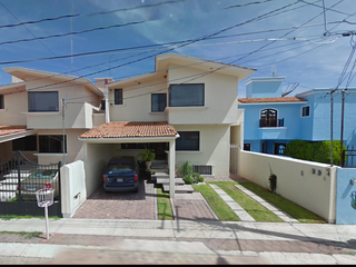 Casa En Colinas Del Cimatario, En Remate Bancario, Santiago De Querétaro, Querétaro. Lr23