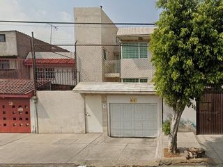 Preciosa y amplia casa en venta en Valle de Aragón, CDMX. Magnífico precio!