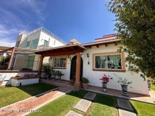 VENTA. Haciendas de Tequisquiapan - Casa de segunda mano, 3 recamaras