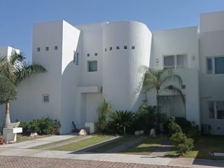 CASA EN RENTA PROVINCIA CIBELES IRAPUATO