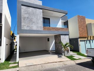 Casa en venta en Fracc. Lomas Residencial Riviera Veracruzana