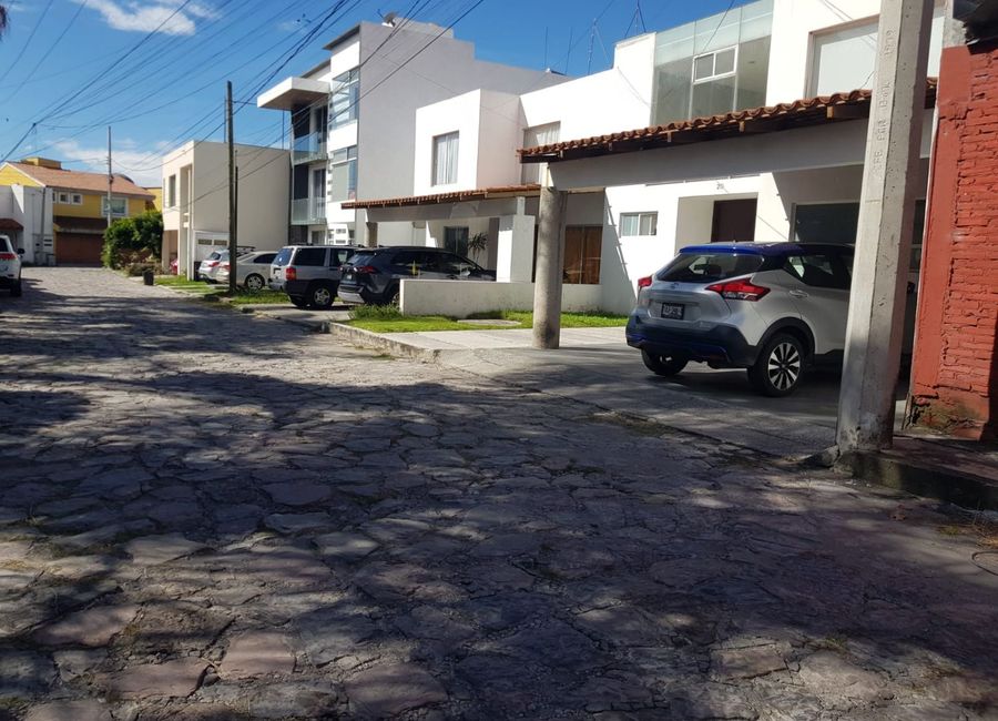 Casa amplia e iluminada en renta en Cholula, Puebla junto a UDLAP y