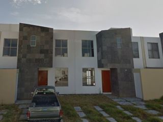 Bonita casa ubicado en Fraccionamiento Real Universitario, Morelia.