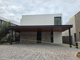 Venta casa en Altozano con acabados premium